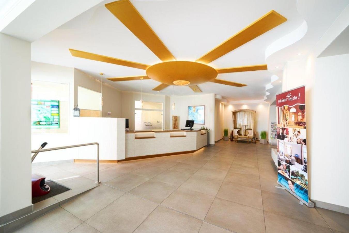Strand- Und Wellnesshotel Preussenhof Цинновиц Экстерьер фото